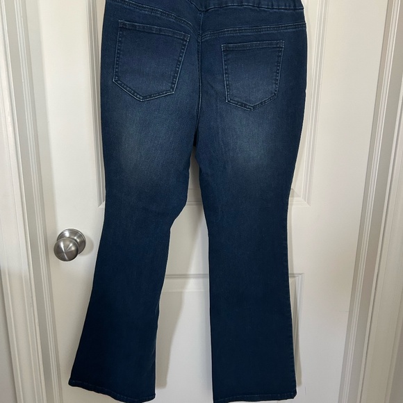 Chico's Short Perfect Stretch Jeans - Picture 4 of 11